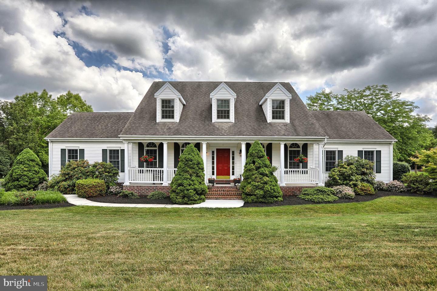 Property Photo: 1260 Cardinal Way Road PA 17036