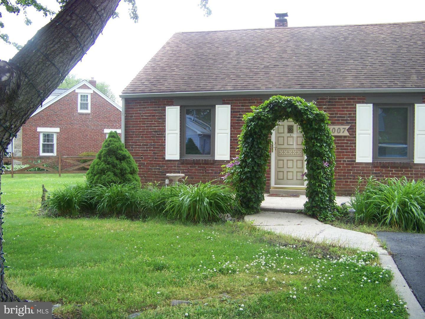 Property Photo:  1007 Thornton Road  PA 19061 