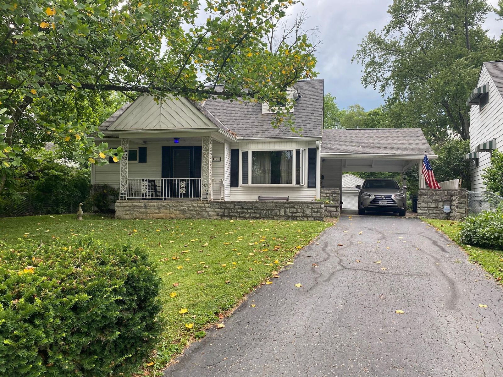 Property Photo:  4178 Mayflower Boulevard  OH 43213 