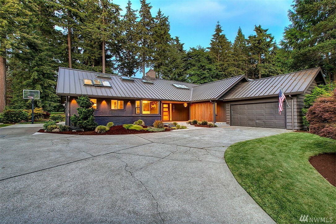 Property Photo:  10708 Country Club Lane S  WA 98168 