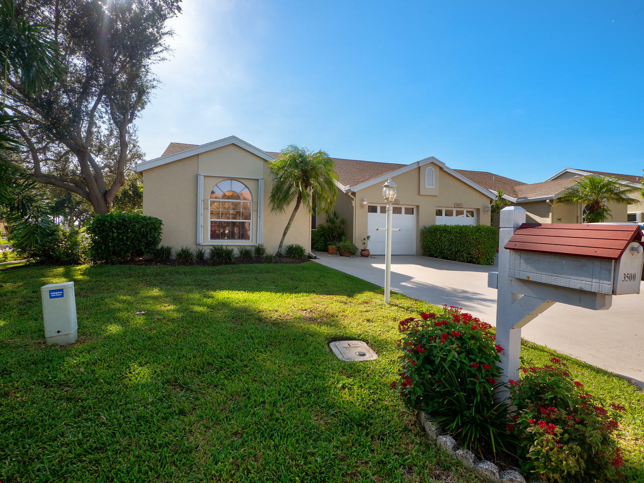 Property Photo:  3500 Ridge Tree Court  FL 33463 