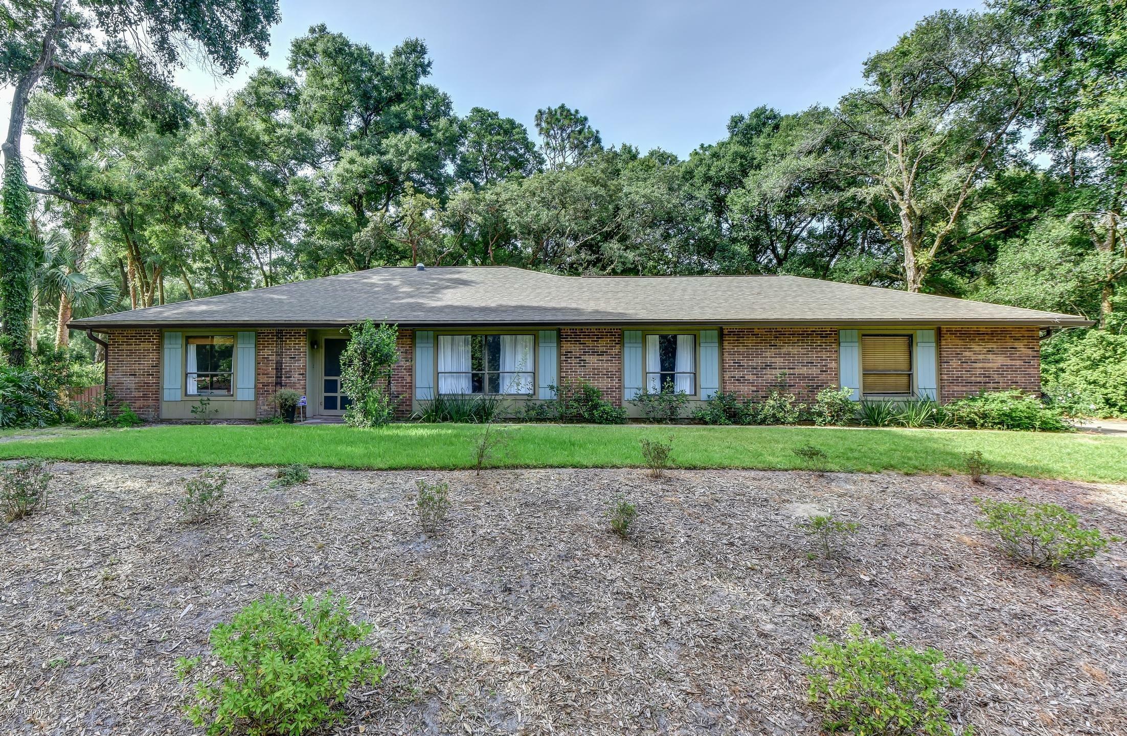 Property Photo:  872 Torchwood Drive  FL 32724 