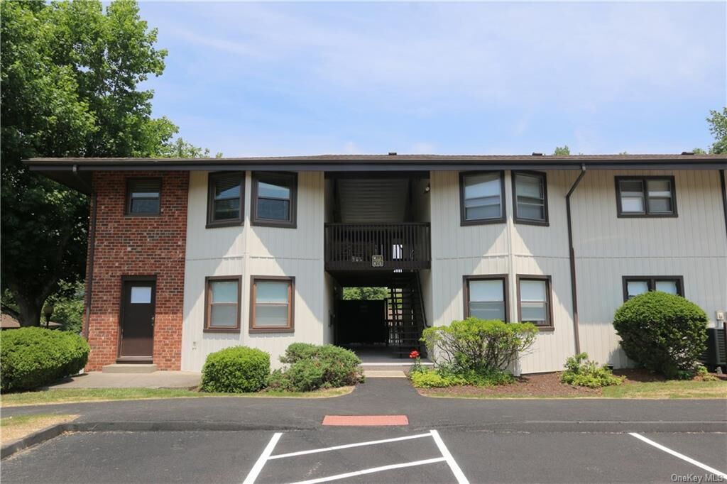 Property Photo:  10 Regents Place G  NY 10598