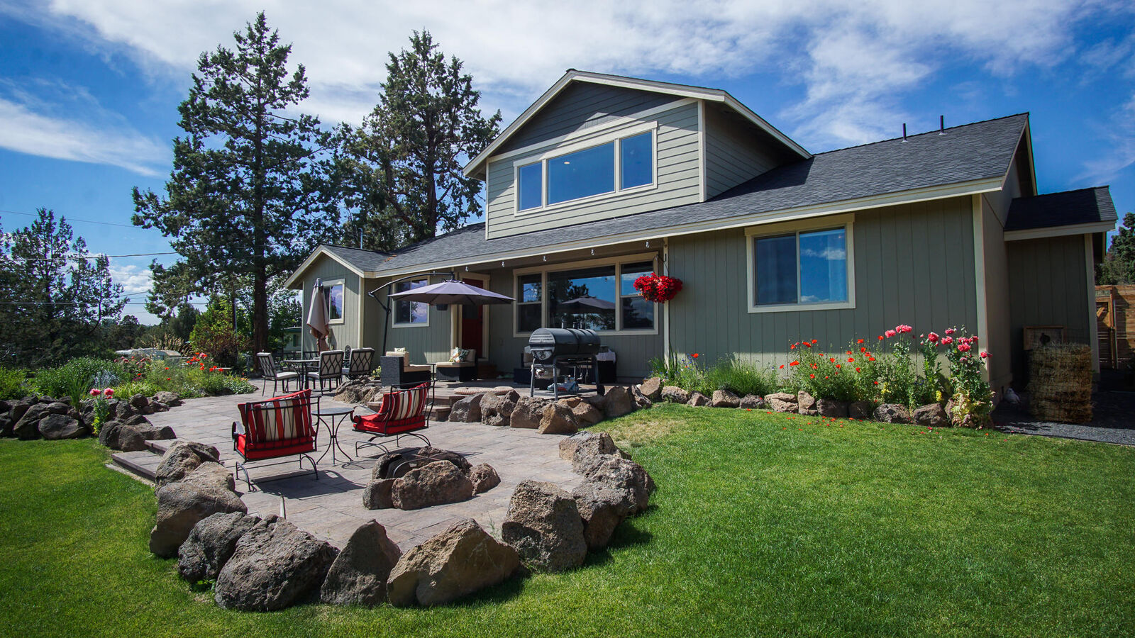 Property Photo: 21101 Robin Avenue OR 97703