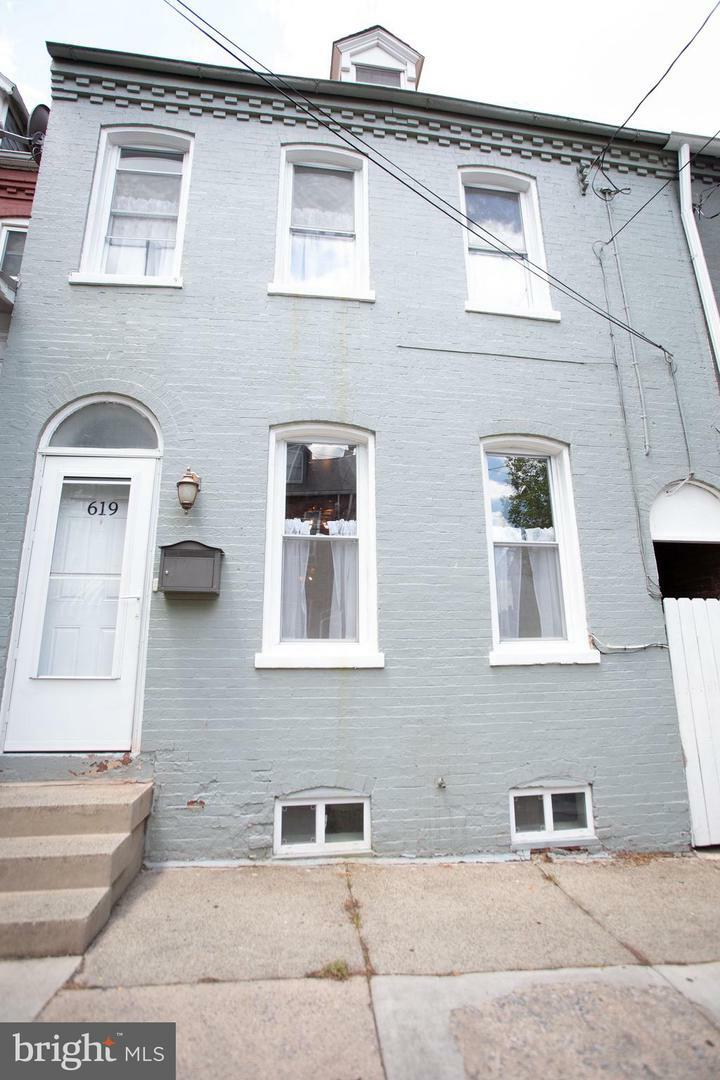 Property Photo:  619 Saint Joseph Street  PA 17603 