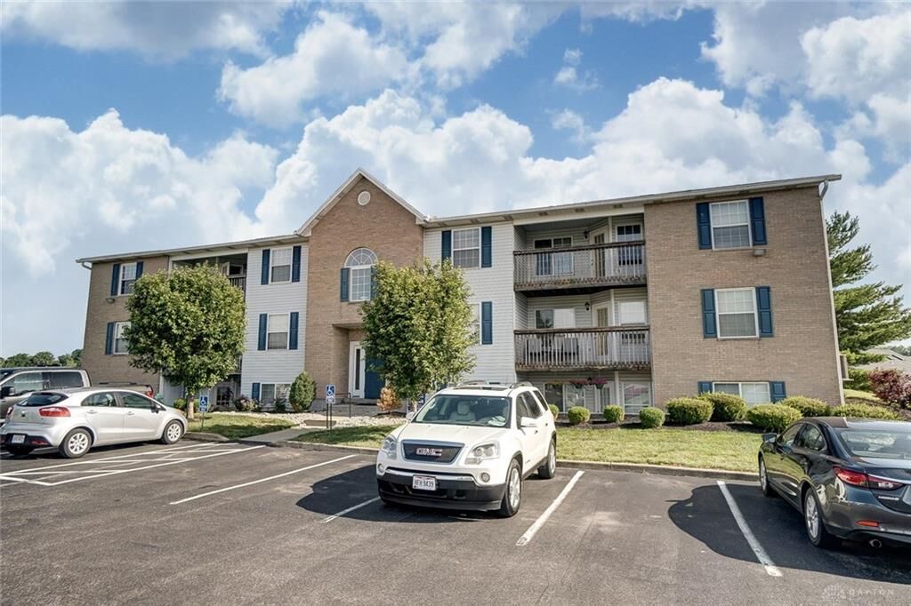Property Photo: 91 Rough Way 7 OH 45036