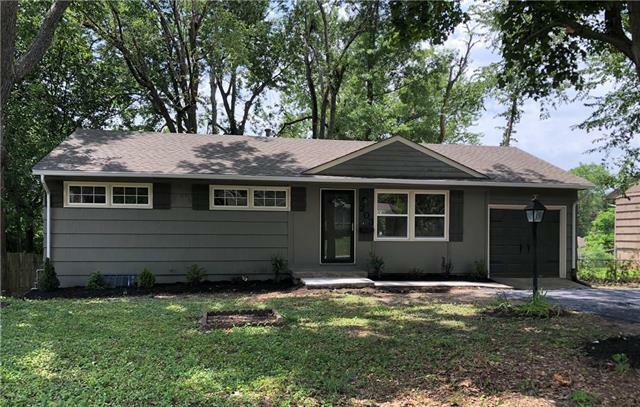 Property Photo: 203 W Sunrise Drive MO 64012