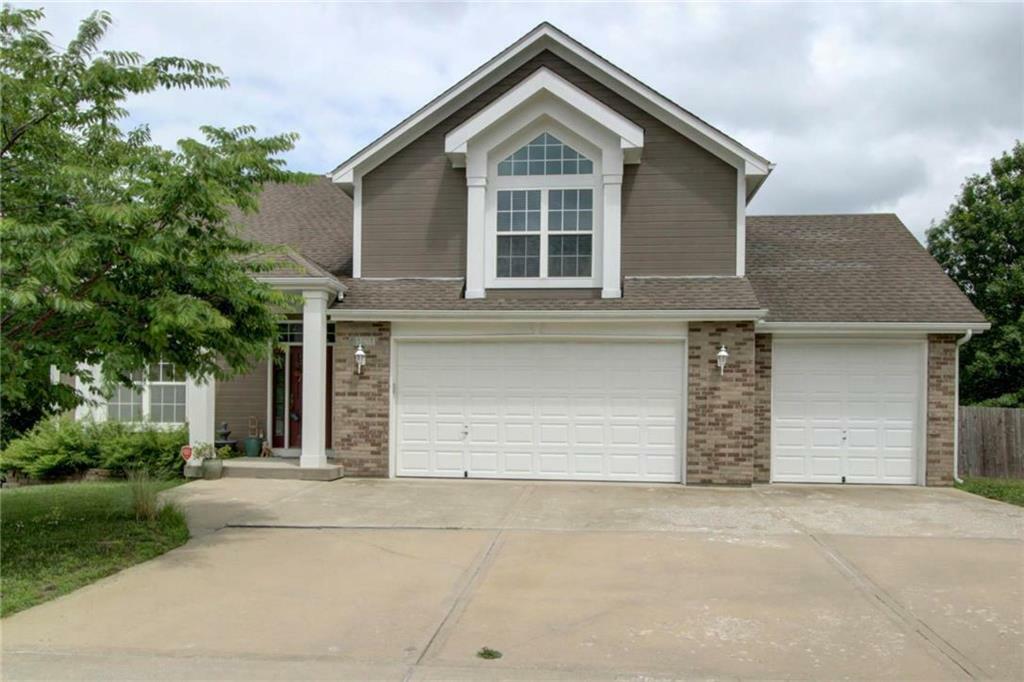Property Photo: 5121 S Necessary Court MO 64015