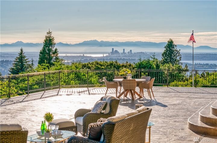 Property Photo: 13921 SE 47th Street WA 98006