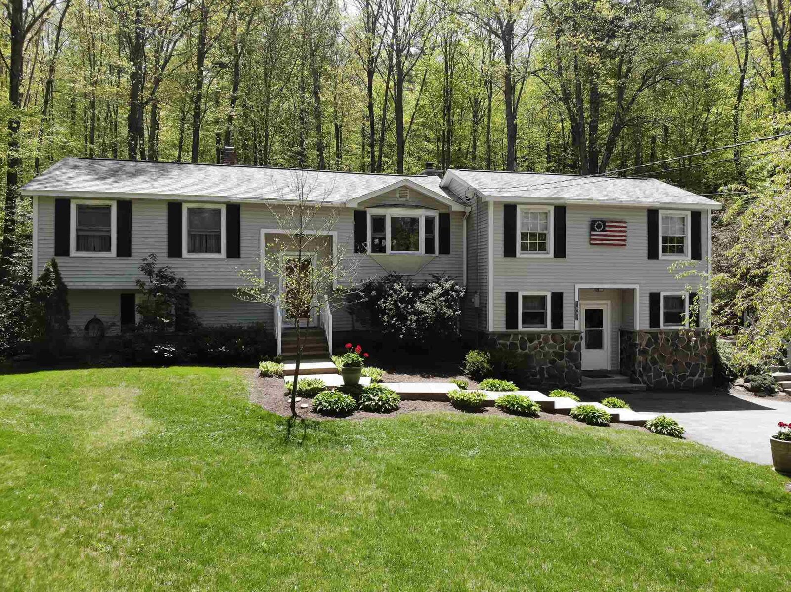 Property Photo:  1097 River Road  NH 03281 