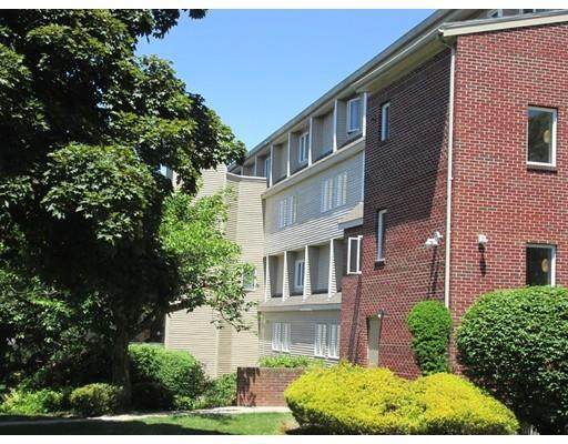 Property Photo:  4 Duck Pond Road 204  MA 01915 
