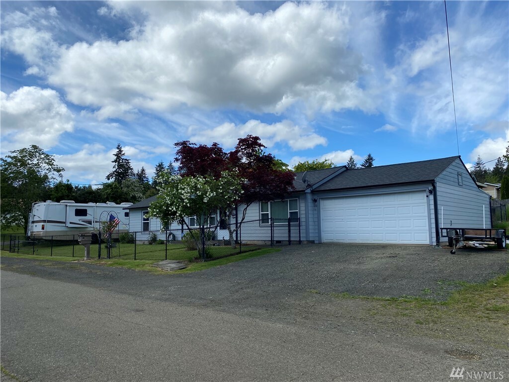 Property Photo: 519 S 11th St WA 98584