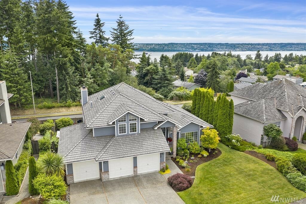 Property Photo:  5210 Ridge Dr NE  WA 98422 