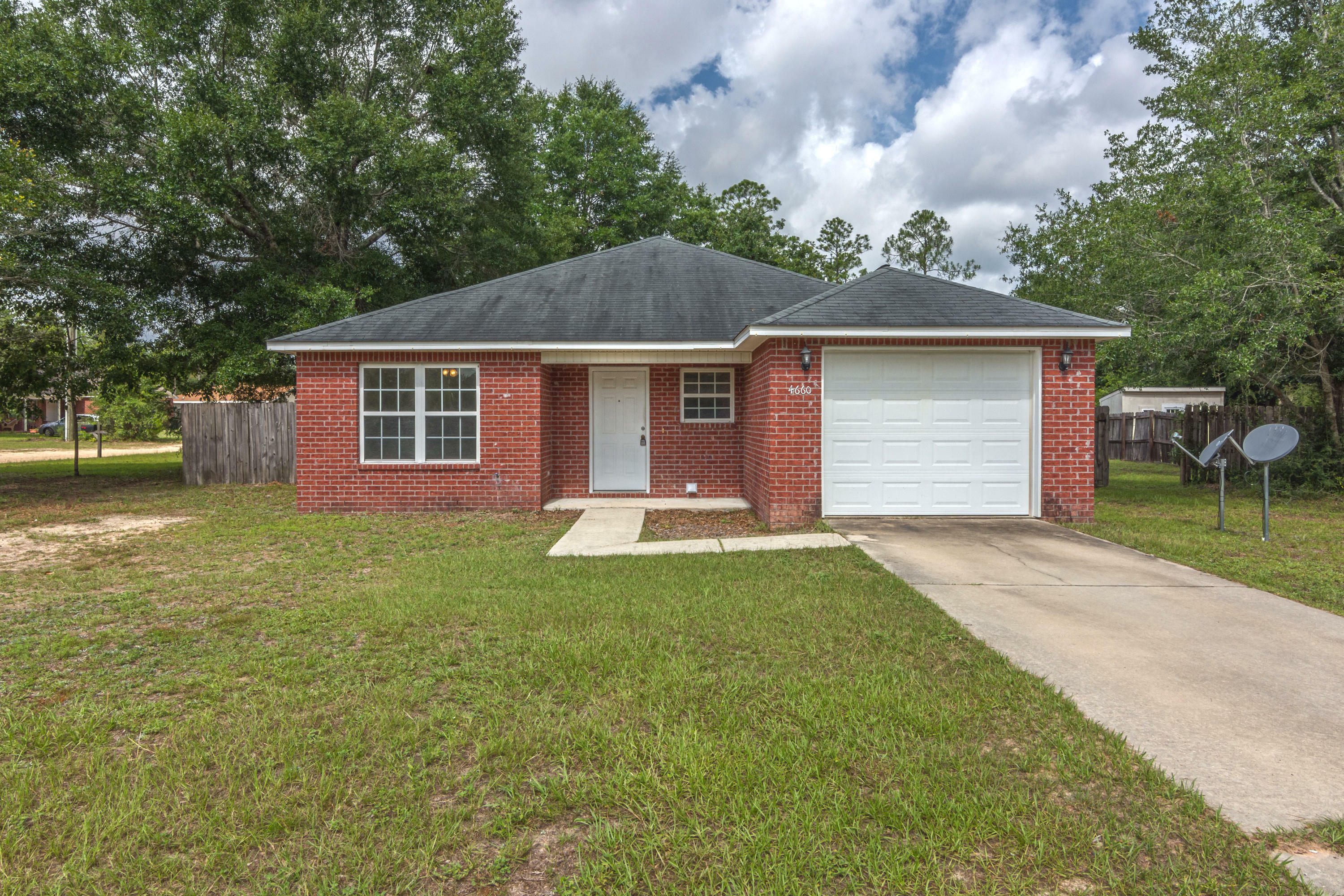 Property Photo:  4660 Dove Way  FL 32539 