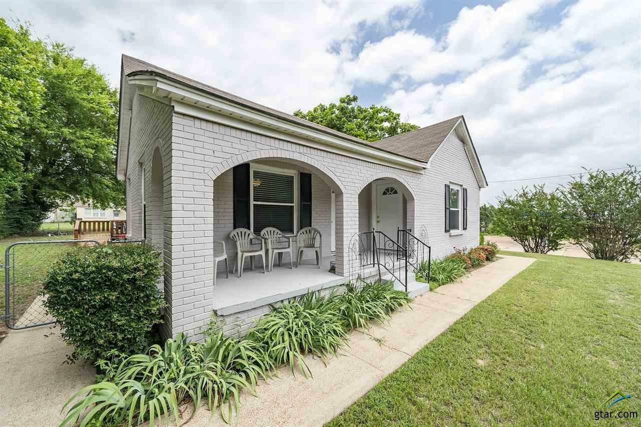 Property Photo:  279 E Front St  TX 75765 