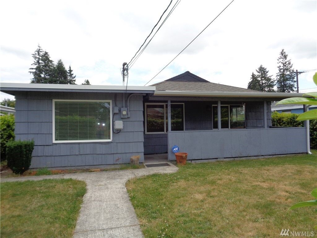 Property Photo: 8641 S Park Avenue WA 98444
