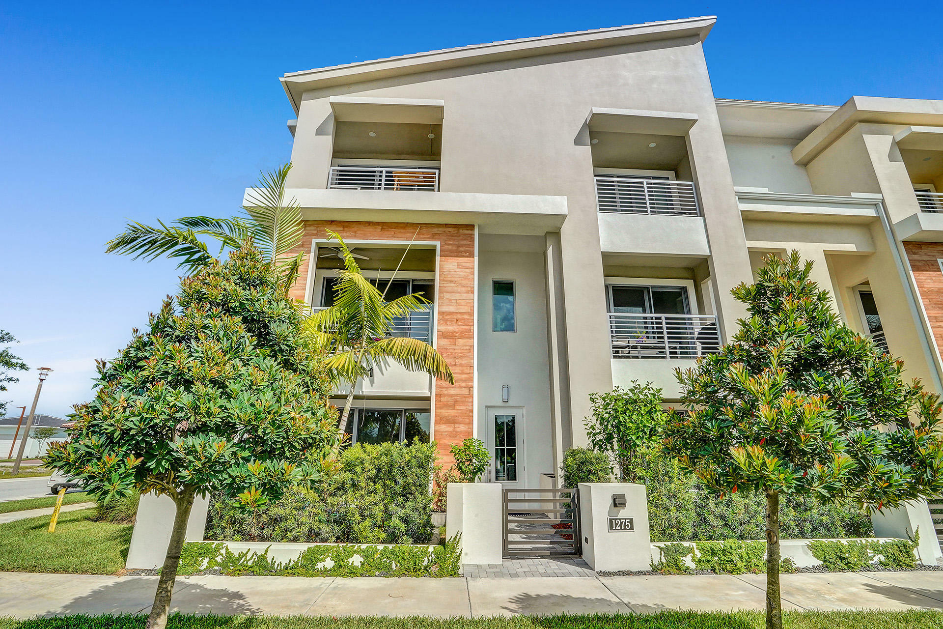Property Photo: 1275 Faulkner Terrace FL 33418