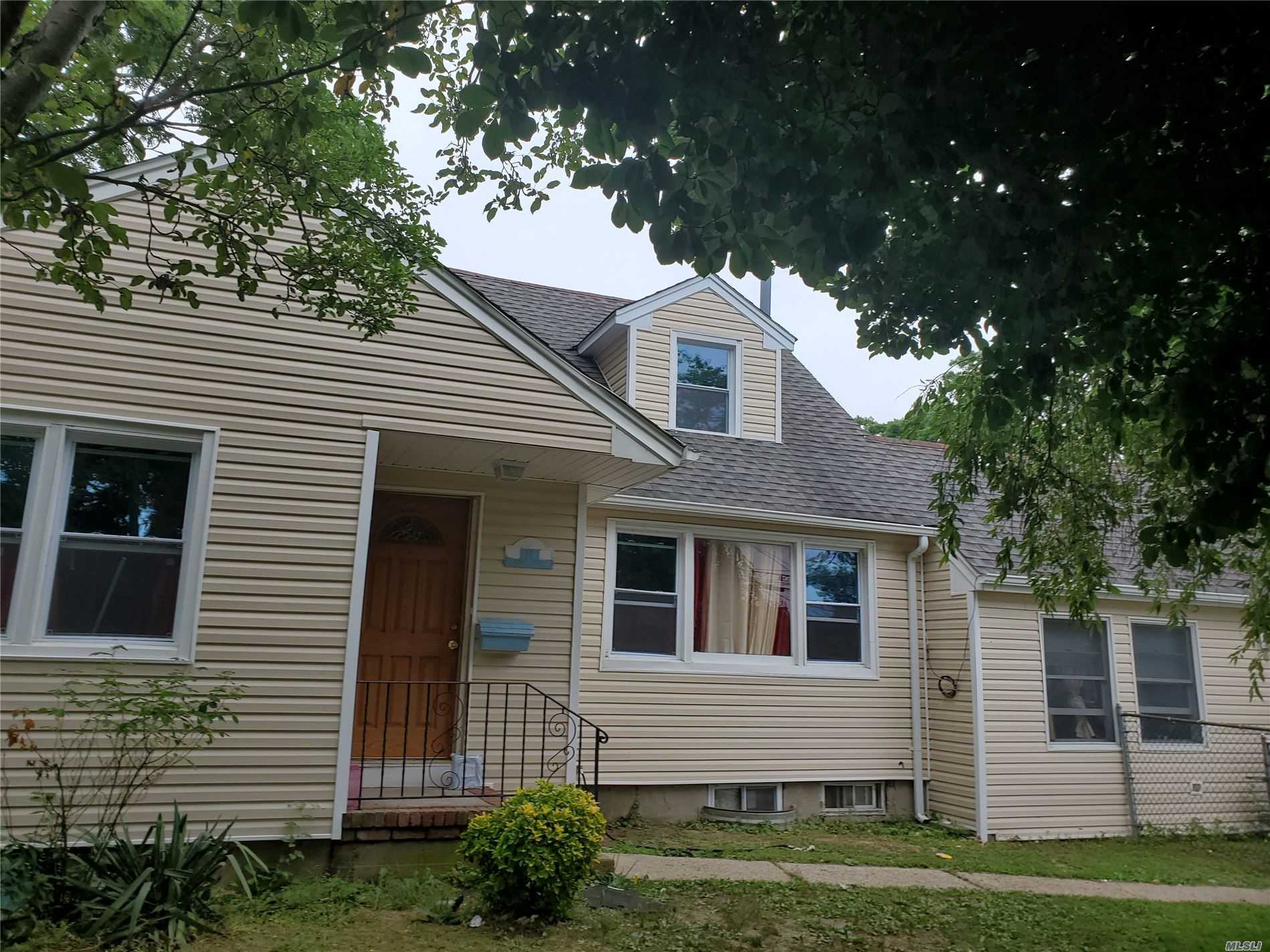Property Photo: 18 Hobart Street NY 11704