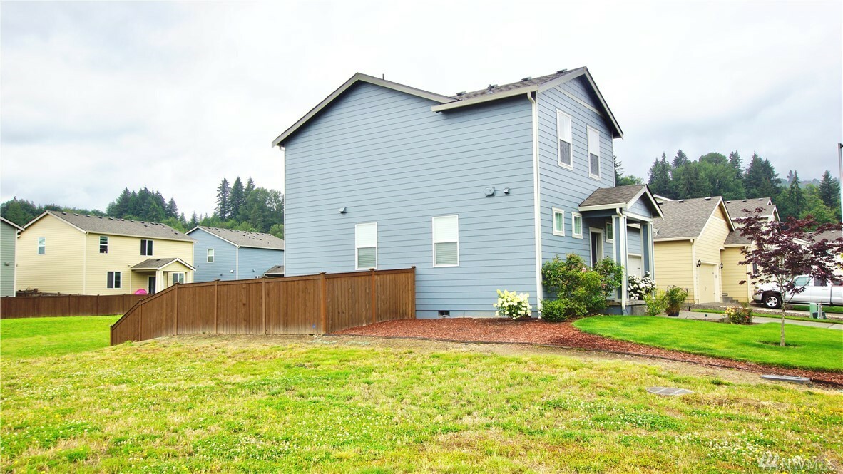 Property Photo:  347 York St  WA 98674 