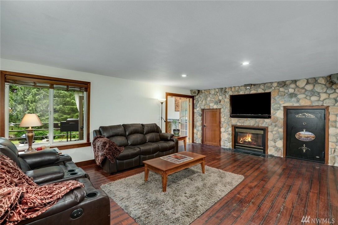 Property Photo: 18202 5th St NE WA 98290