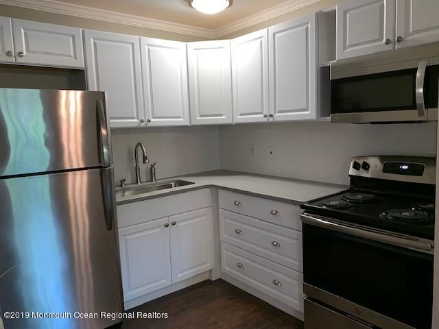 Property Photo:  14 Independence Parkway  NJ 08759 