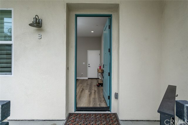 Property Photo:  1452 N Harbor Boulevard 3  CA 92703 