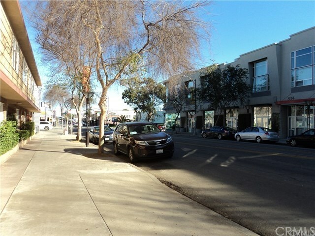 Property Photo:  819 E 4th Street 11  CA 90802 