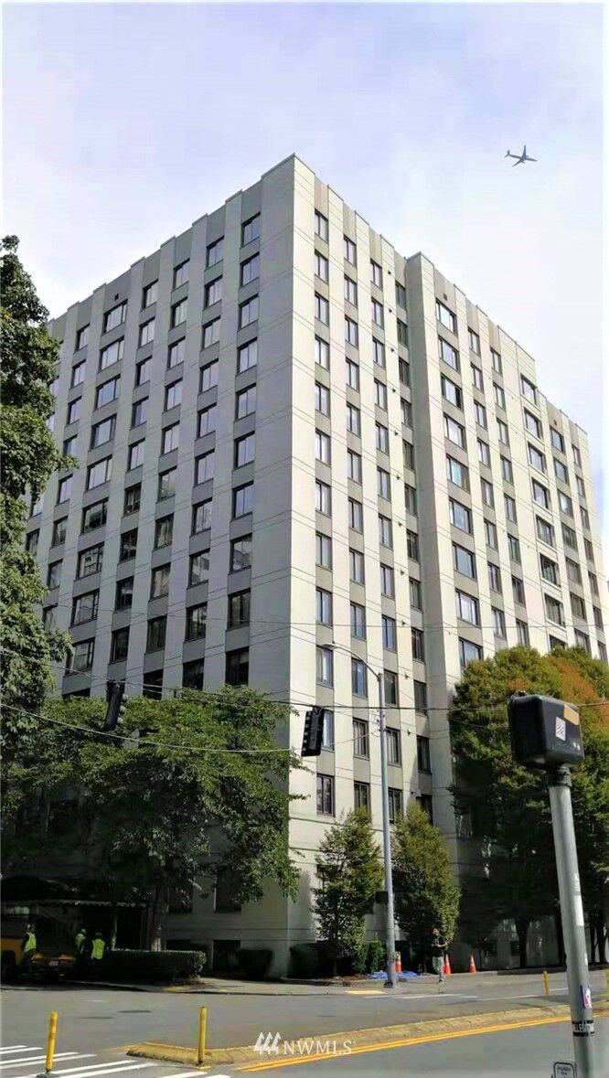 Property Photo:  1105 Spring Street 802  WA 98104 