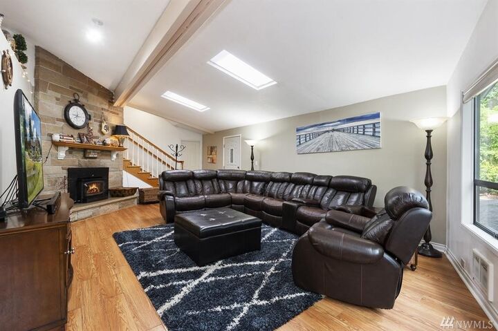 Property Photo:  161 E Country Club Drive E  WA 98592 