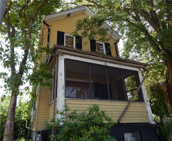 Property Photo:  1807 Franklin St  PA 15601 