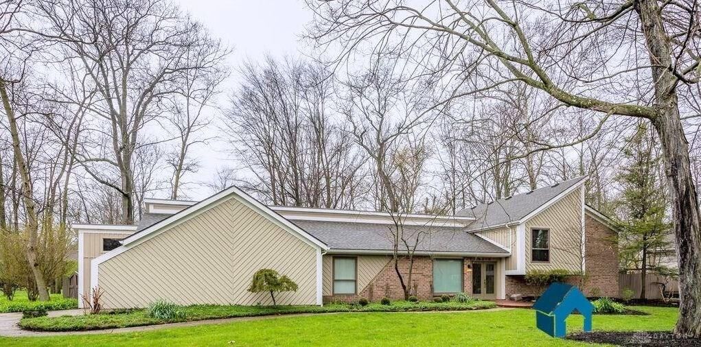 Property Photo: 9615 Bridlewood Trail OH 45458