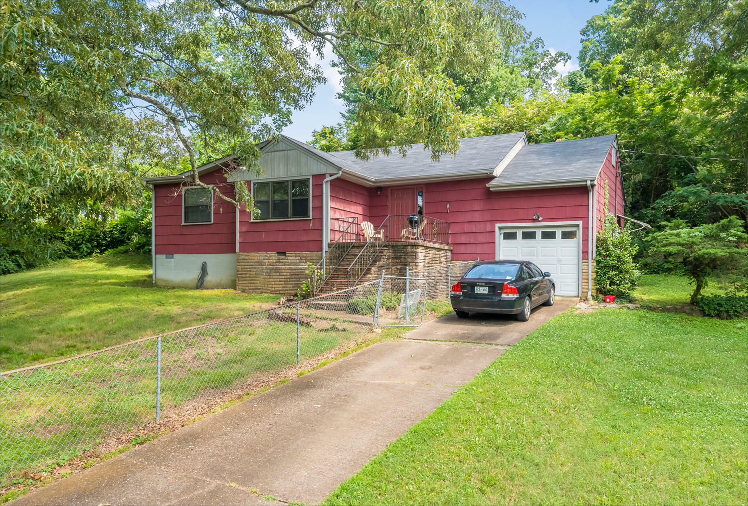 Property Photo:  706 Intermont Road  TN 37415 