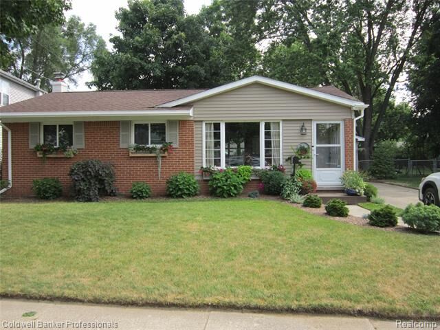 813 Marion Drive  Holly Vlg MI 48442 photo