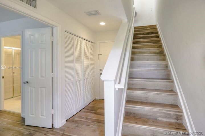 Property Photo:  1033 NE 17th Way 502  FL 33304 