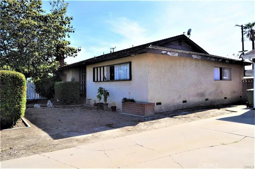 Property Photo: 12637 S Manette Place CA 90221