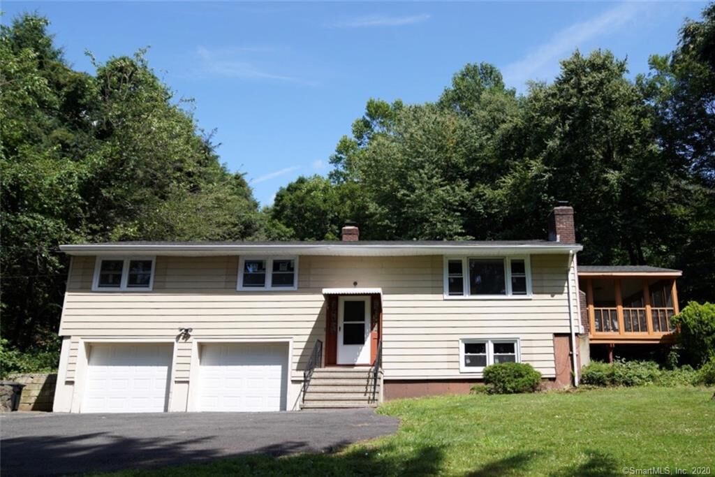 Property Photo:  9 Debra Lane  CT 06473 
