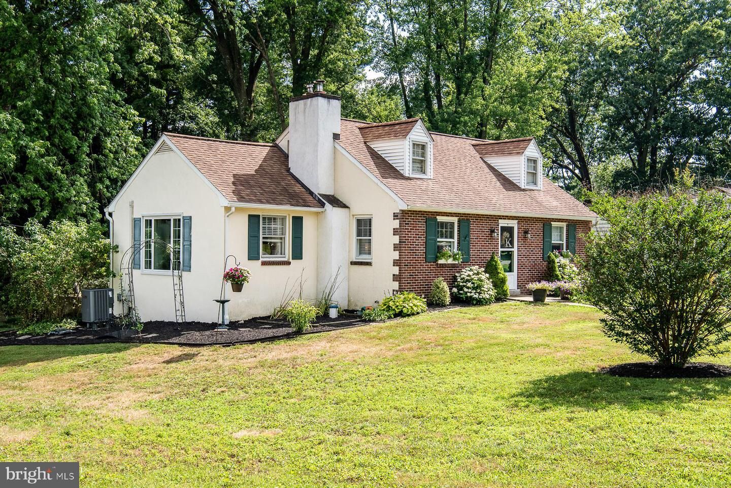 Property Photo:  12 Manor Drive  PA 19380 
