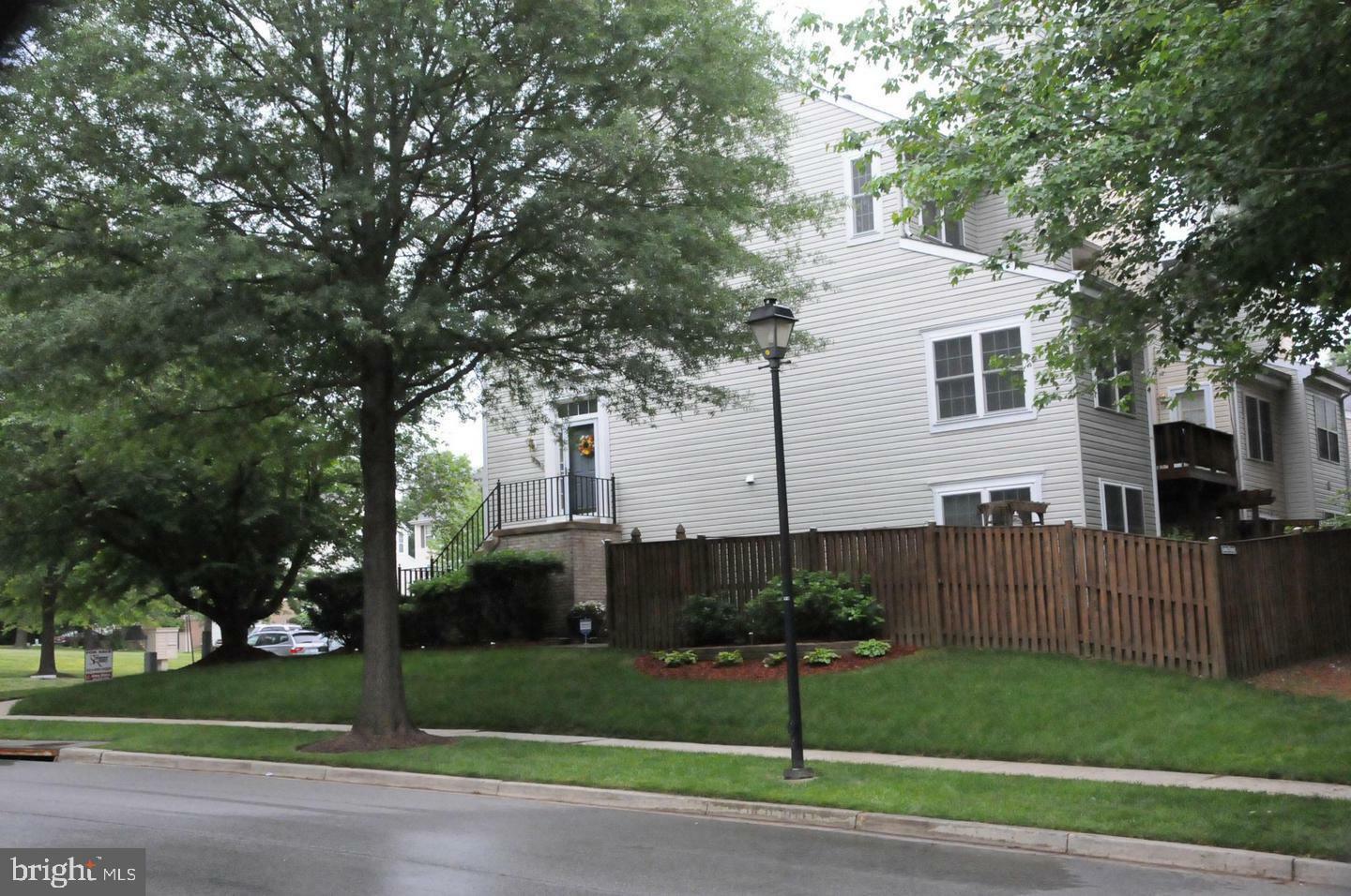 Property Photo:  806 Pasadena Place  MD 20716 