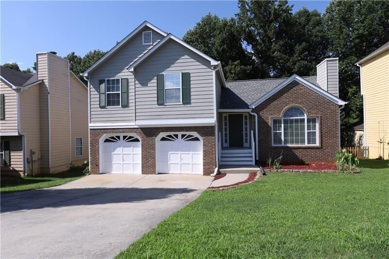 Property Photo: 1720 English Ivey Lane GA 30144