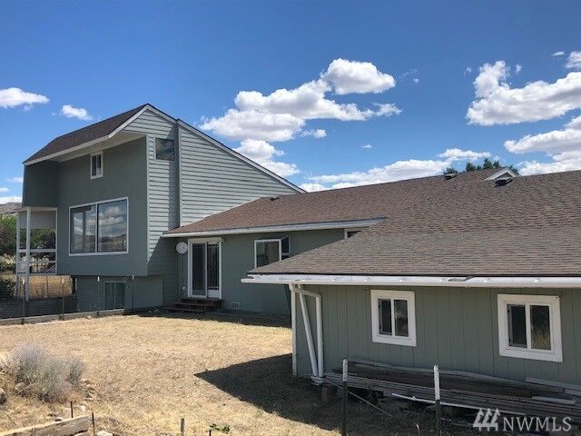 Property Photo: 2408 Highland Dr WA 98813