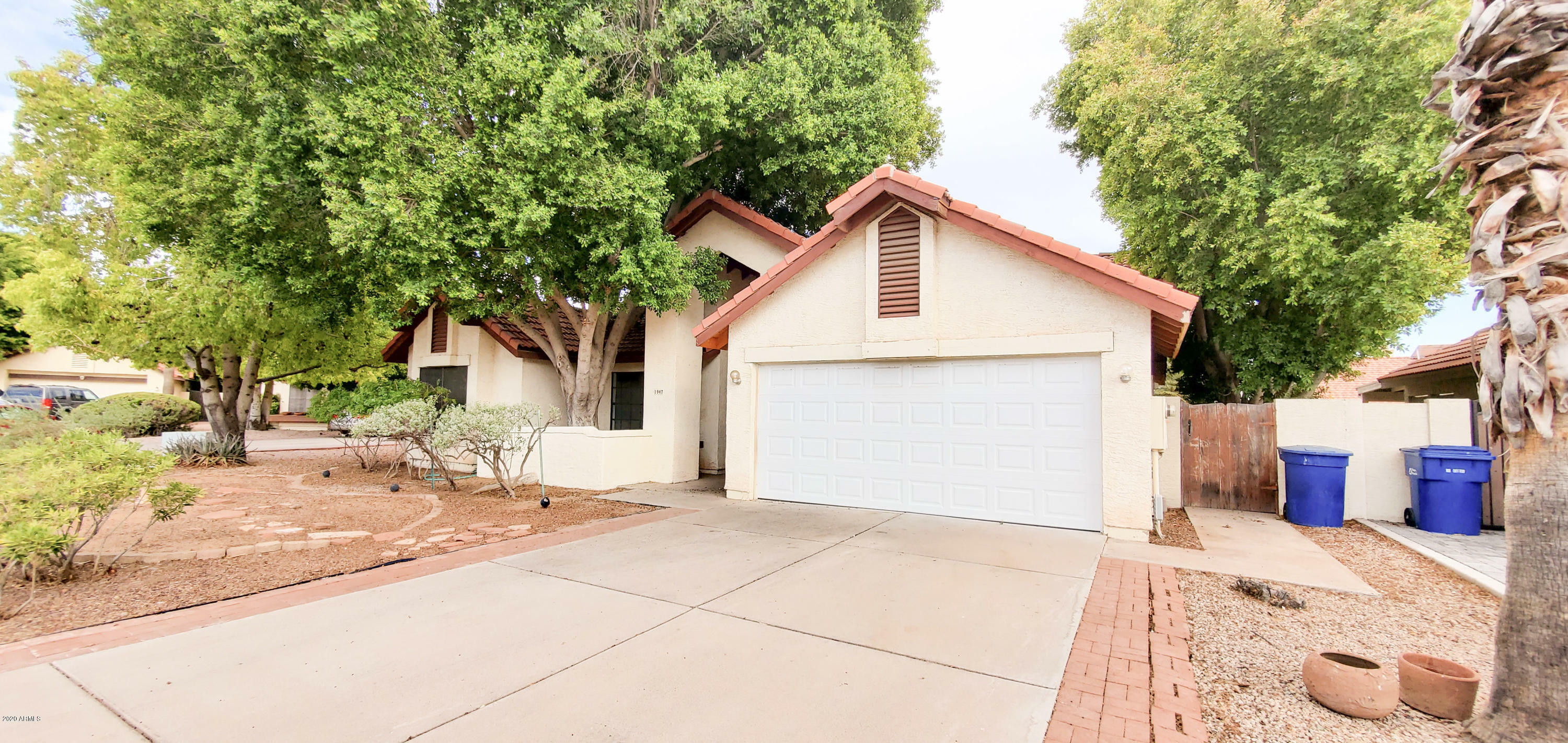 Property Photo:  1947 E Velvet Drive  AZ 85284 