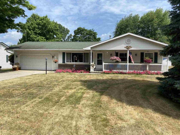 130 E Davis Street  Shipshewana IN 46565 photo