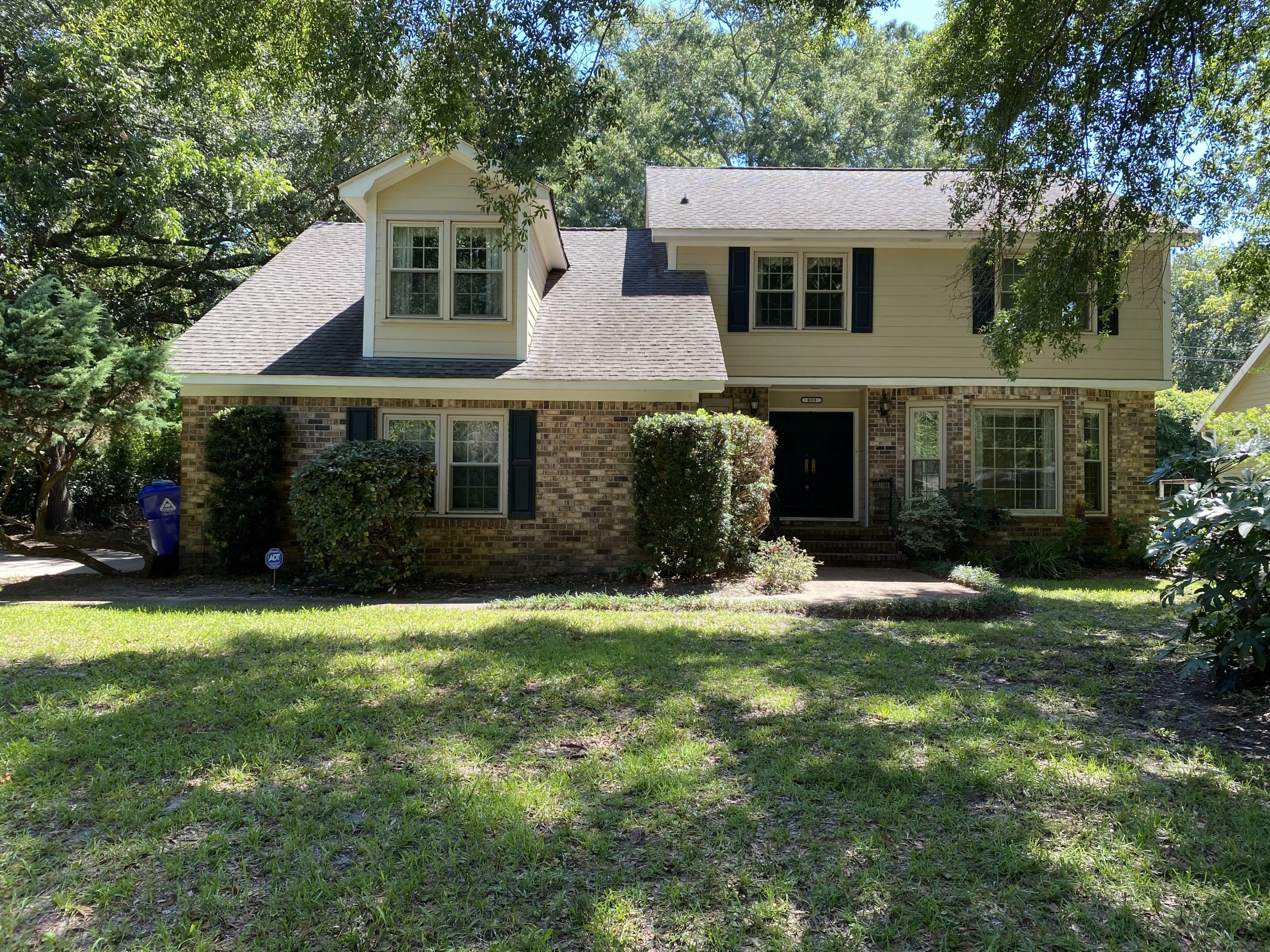 Property Photo: 809 Creekside Drive SC 29464