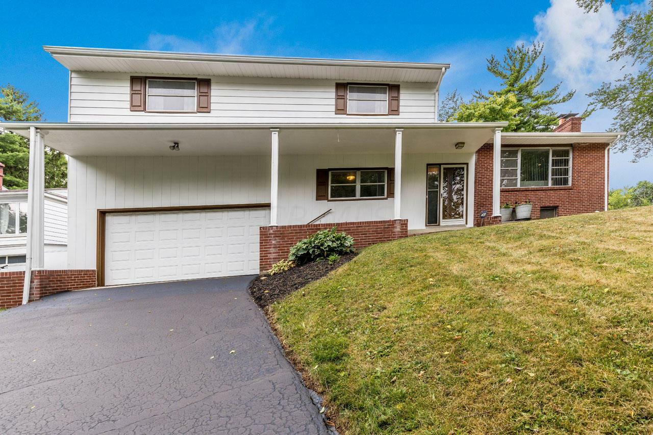 Property Photo: 2545 Fishinger Road OH 43221