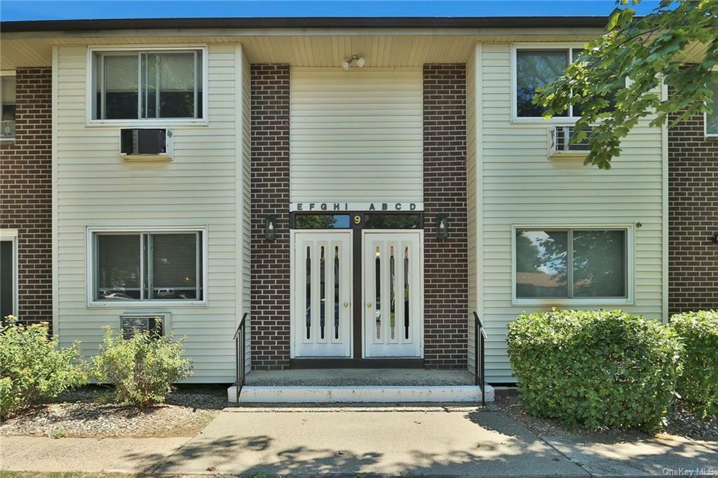 Property Photo:  9 Blue Hill Commons Drive G  NY 10962 