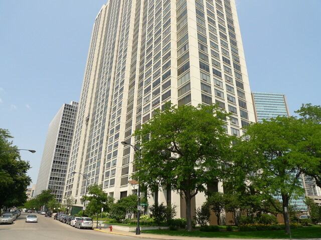 Property Photo:  2800 North Lake Shore Drive 701  IL 60657 