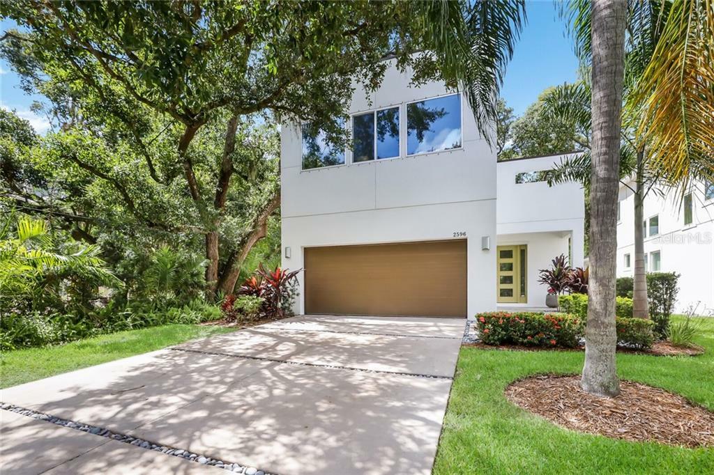 Property Photo:  2596 Bay Street  FL 34237 