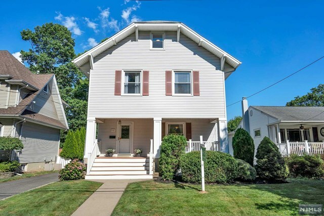 Property Photo:  50 Hampton Place  NJ 07110 