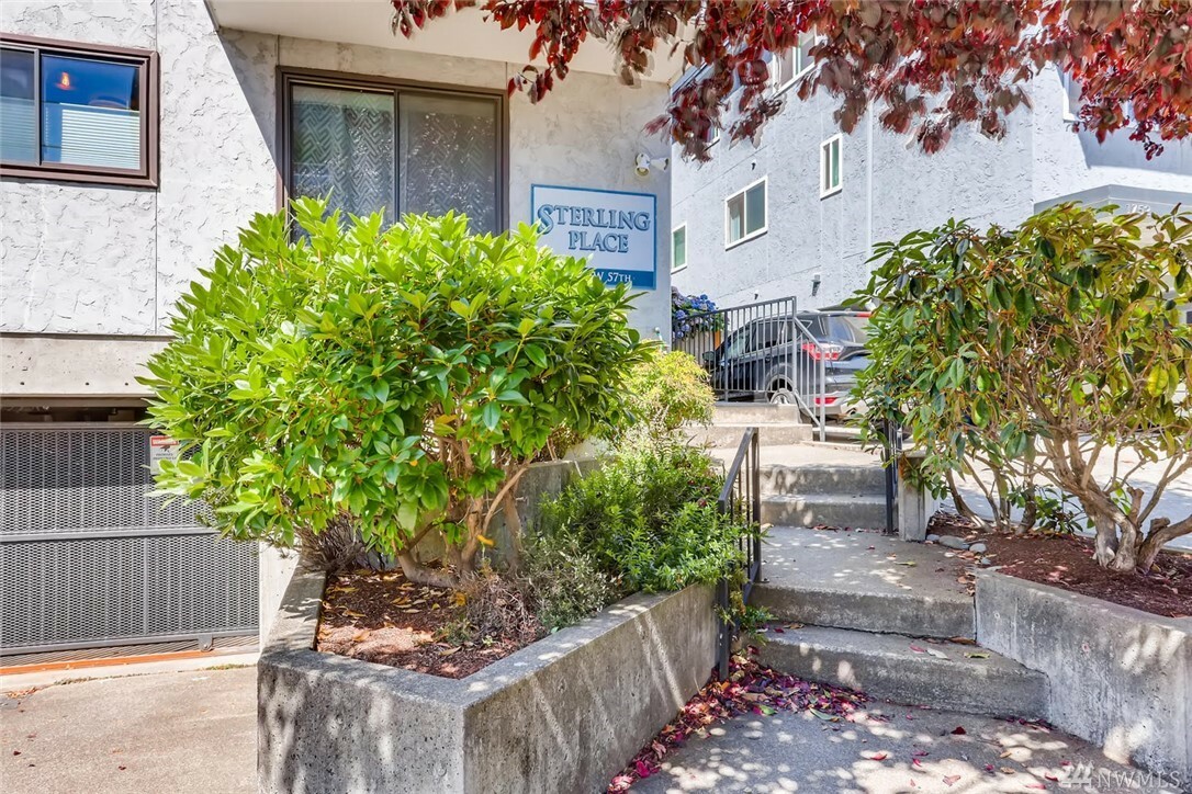 Property Photo: 1756 NW 57th St 1 WA 98107