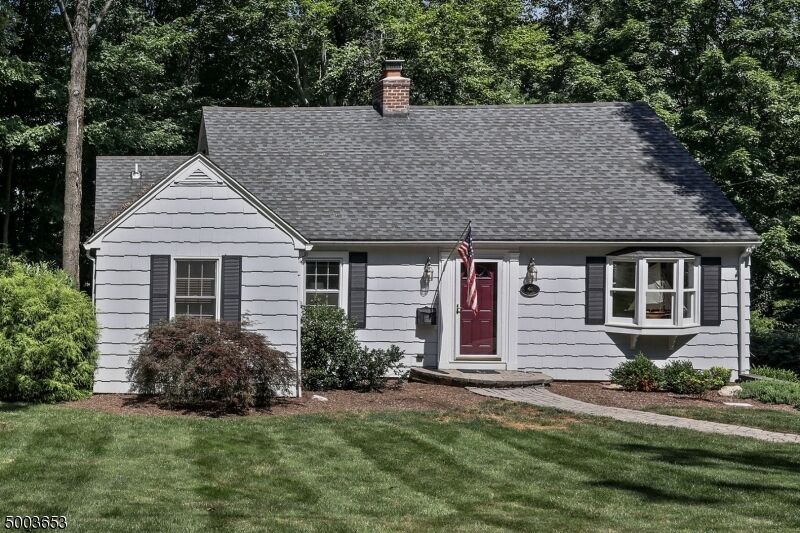 Property Photo:  41 Kendrick Rd  NJ 07974 
